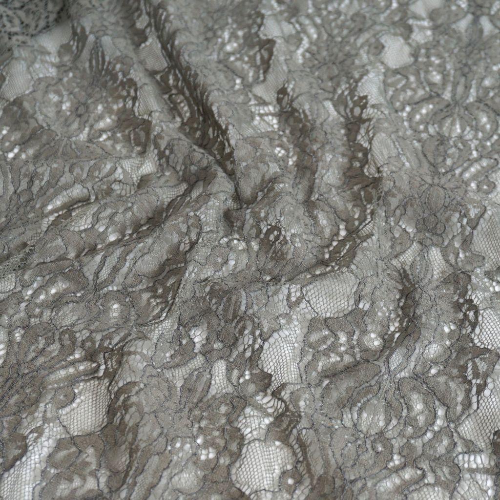 Netz-Spitze mit Baumwolle Ornamente grünliches grau